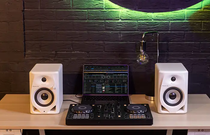 Pioneer DJ DDJ-FLX4 Controller